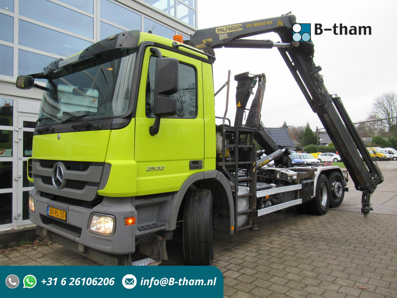 Mercedes-Benz ACTROS 2532 6x2 Palift T20 + Palfinger PK18002-EH Haak - Kraan - Hook lift truck, Crane truck: picture 1 Mercedes-Benz ACTROS 2532 6x2 Palift T20 + Palfinger PK18002-EH Haak - Kraan - Hook lift truck, Crane truck: picture 1