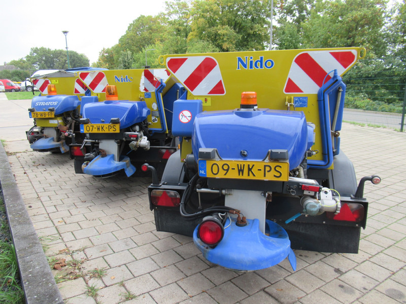 NIDO AWK 2500-1 Stratos B11L-18 ACLN280 1,1M3 + 500L Zoutstrooier Salzstreuer - Sand/ Salt spreader: picture 4 NIDO AWK 2500-1 Stratos B11L-18 ACLN280 1,1M3 + 500L Zoutstrooier Salzstreuer - Sand/ Salt spreader: picture 4
