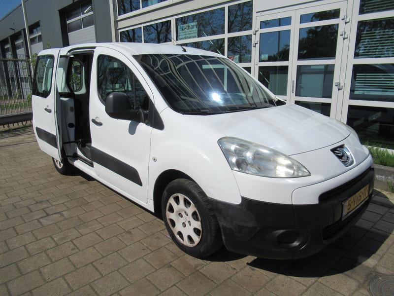 Peugeot Partner 122 1.6 HDI L1XT Pro+ AIRCO 3-Zitpl./Seats - Small van: picture 5 Peugeot Partner 122 1.6 HDI L1XT Pro+ AIRCO 3-Zitpl./Seats - Small van: picture 5