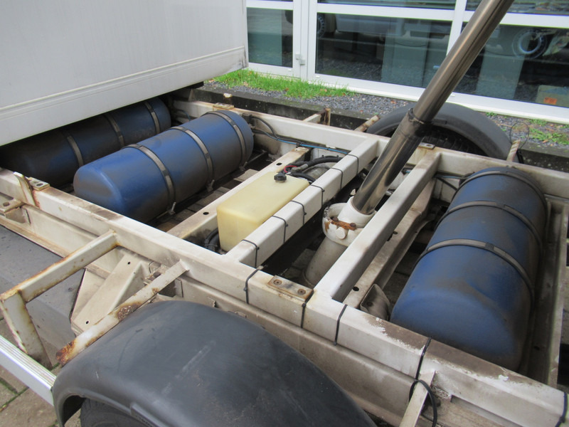 Tipper van Volkswagen Transporter T5 2.0i 85KW L2H1 CNG aardgas + Benzine Veegvuilkipper: picture 13 Tipper van Volkswagen Transporter T5 2.0i 85KW L2H1 CNG aardgas + Benzine Veegvuilkipper: picture 13