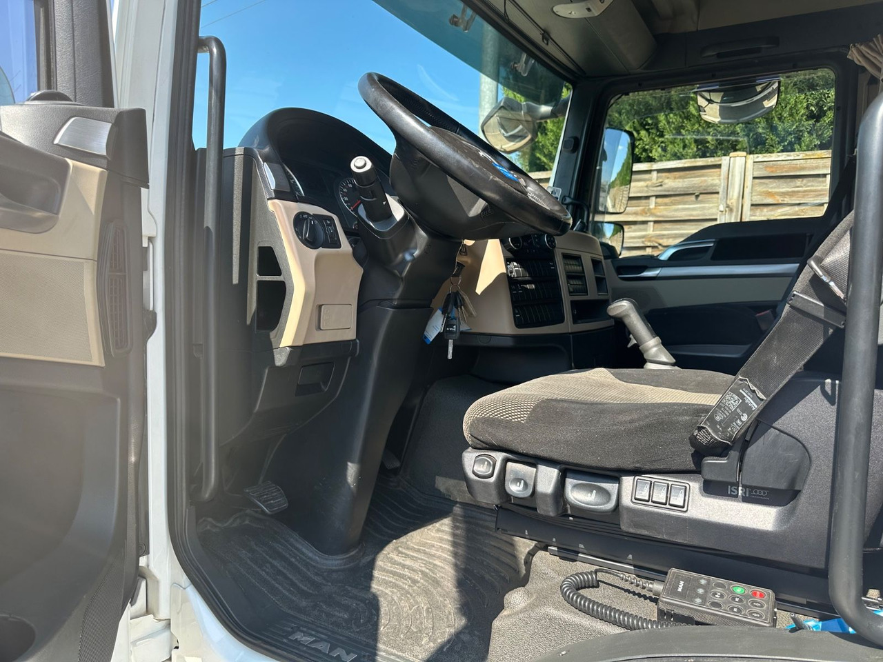 MAN 8.250 TGL*VDI2700*TOP*4-er Zug BFT Anhänger MAN 8.250 TGL*4x L1H1*XLX Kabine*VDI2700*TOP* - Autotransporter truck: picture 4 MAN 8.250 TGL*VDI2700*TOP*4-er Zug BFT Anhänger MAN 8.250 TGL*4x L1H1*XLX Kabine*VDI2700*TOP* - Autotransporter truck: picture 4