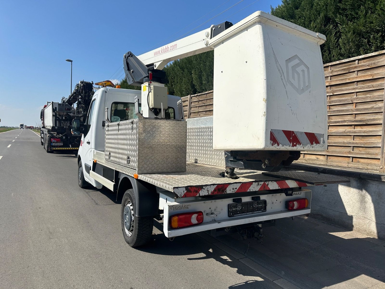 Renault Master Renault Master - Truck mounted aerial platform, Van: picture 5 Renault Master Renault Master - Truck mounted aerial platform, Van: picture 5