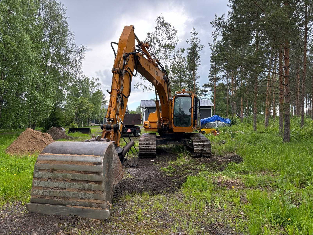 Crawler excavator Hyundai 180 LC-3 - Crawler excavator: picture 2 Crawler excavator Hyundai 180 LC-3 - Crawler excavator: picture 2