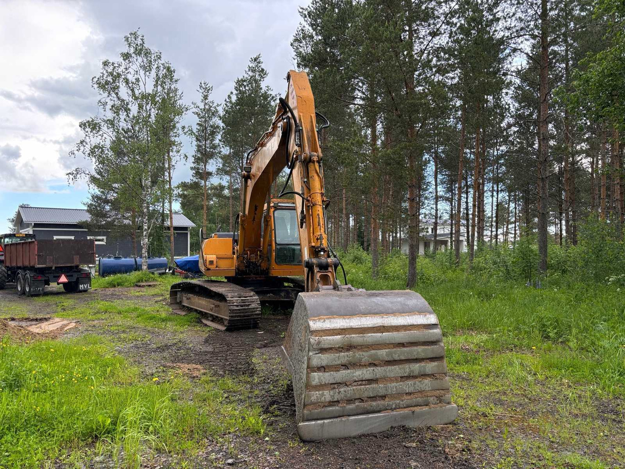 Crawler excavator Hyundai 180 LC-3 - Crawler excavator: picture 3 Crawler excavator Hyundai 180 LC-3 - Crawler excavator: picture 3
