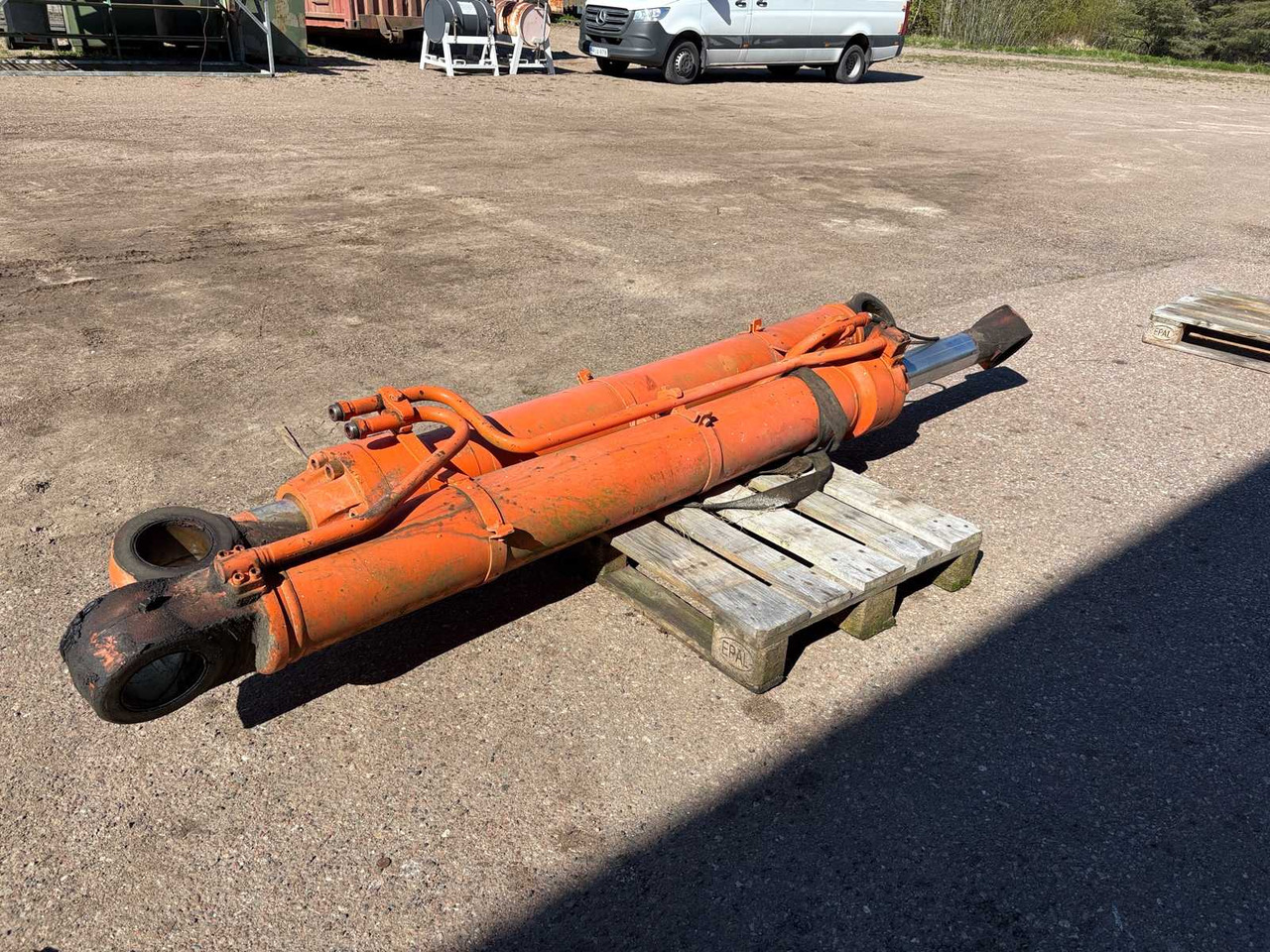 Hitachi ZX650 LHC Boom Cylinders 2 pcs - Hydraulic cylinder: picture 4 Hitachi ZX650 LHC Boom Cylinders 2 pcs - Hydraulic cylinder: picture 4