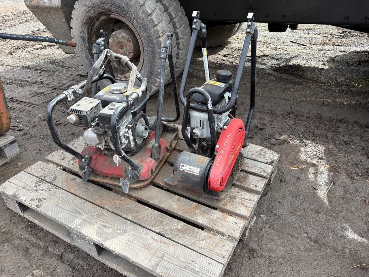 Soil compactors mv54 and mv52 (For repair or spare parts) - Vibratory plate: picture 1 Soil compactors mv54 and mv52 (For repair or spare parts) - Vibratory plate: picture 1