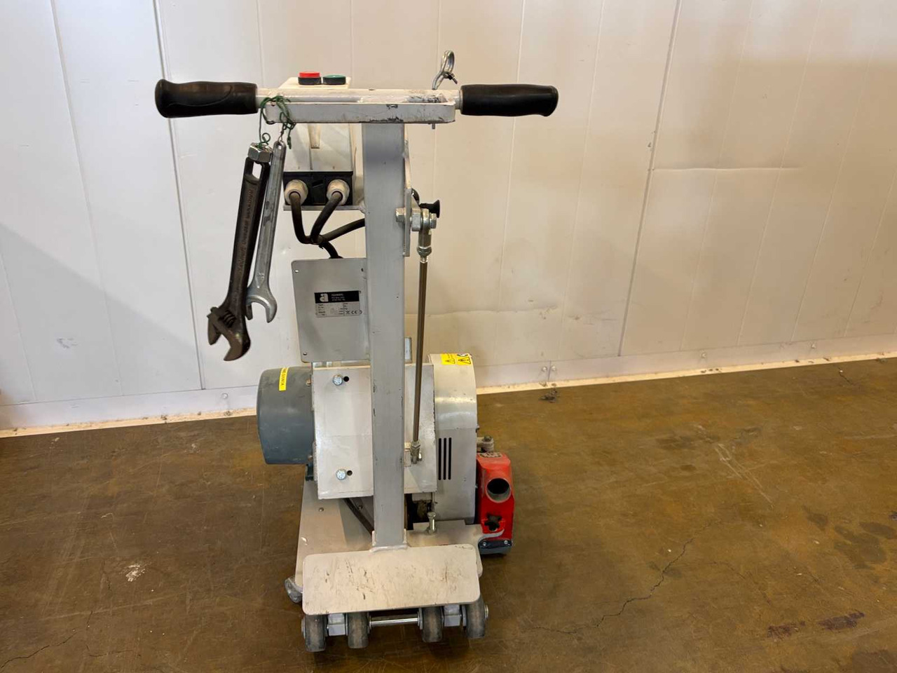 Ura-/Roilosaha Adamas VFX-125-3 - Power trowel: picture 4 Ura-/Roilosaha Adamas VFX-125-3 - Power trowel: picture 4