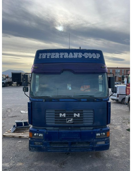 MAN 19.464 F2000 - Tractor unit: picture 1 MAN 19.464 F2000 - Tractor unit: picture 1