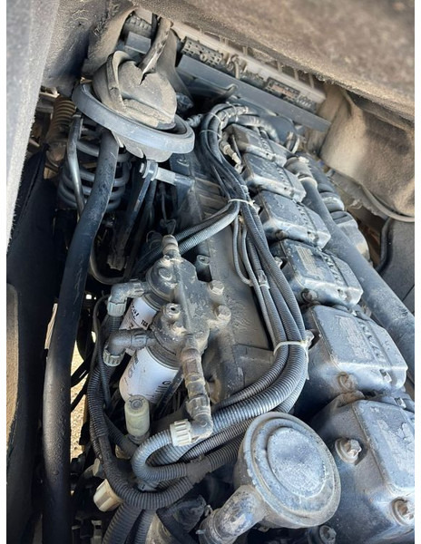 Tractor unit MAN 19.464 F2000: picture 9