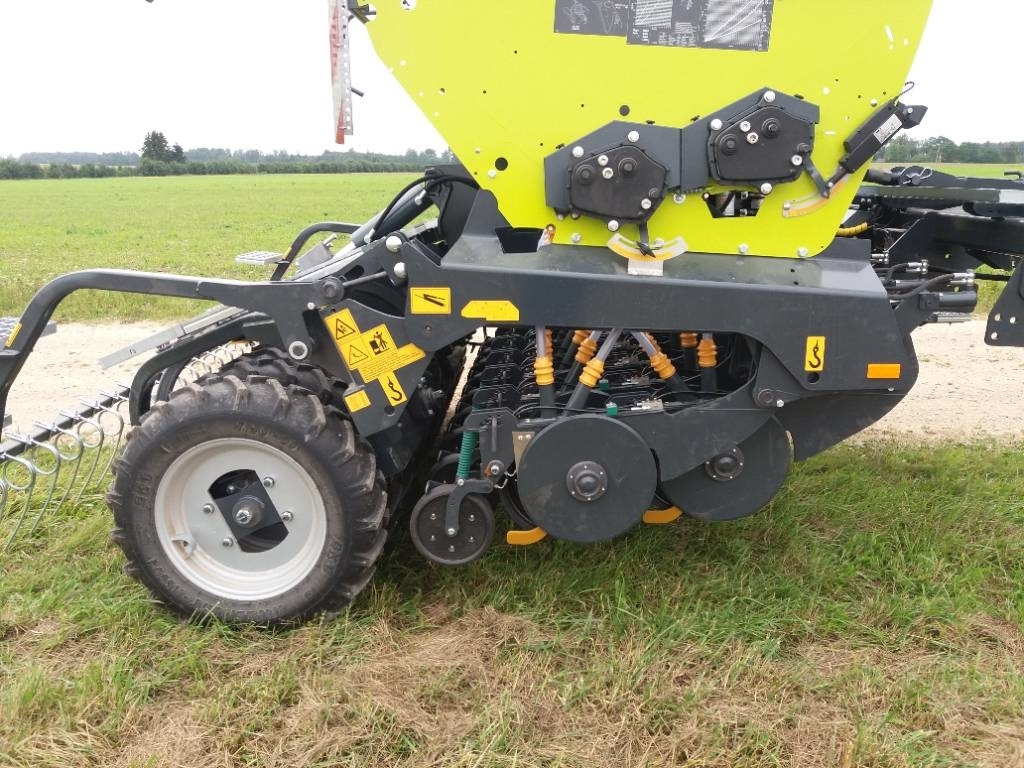 Junkkari D300 - Seed drill: picture 2 Junkkari D300 - Seed drill: picture 2