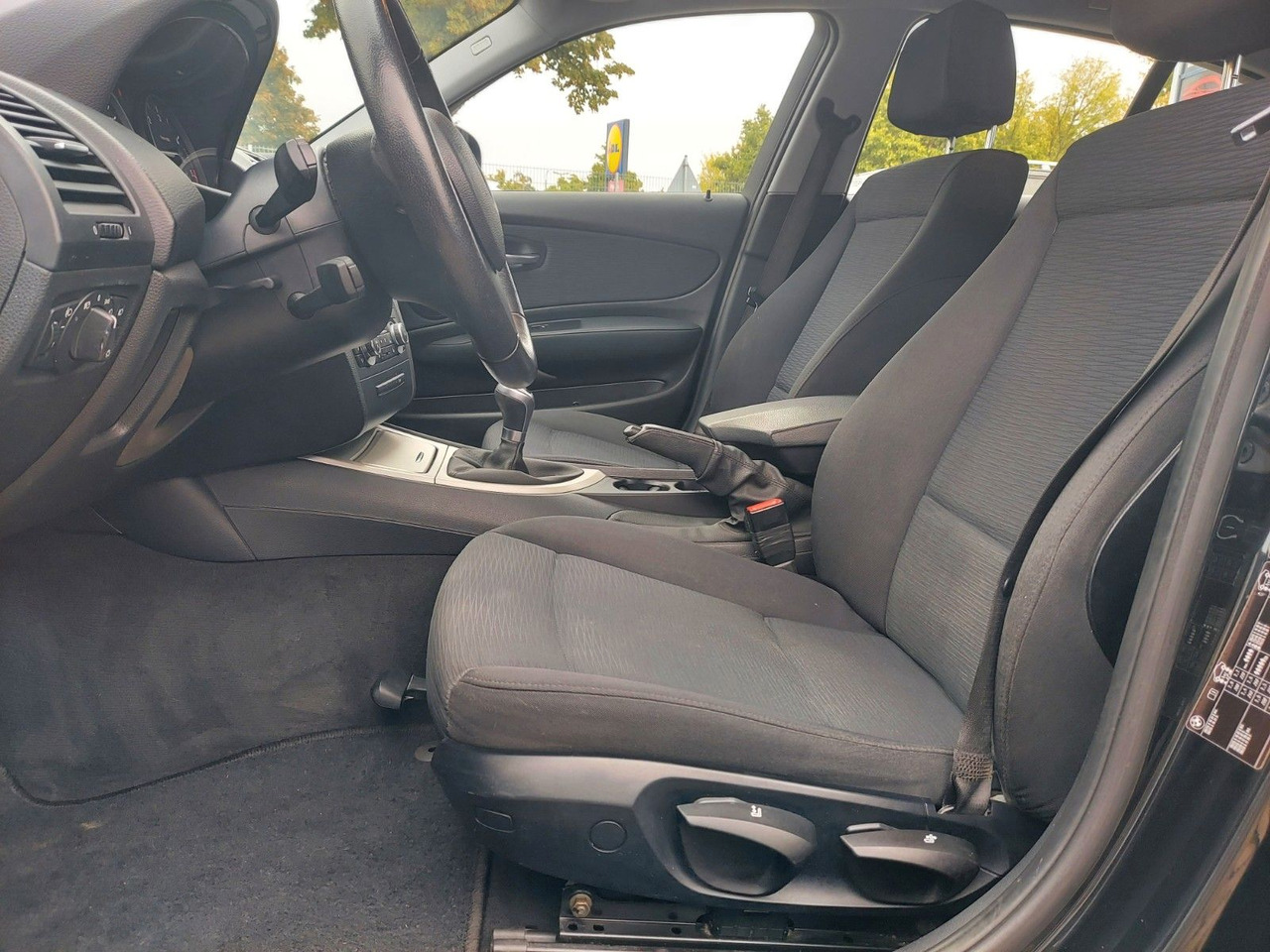 Sedan BMW 116 Baureihe 1 Lim. 116d Klima Sitzheizung: picture 17