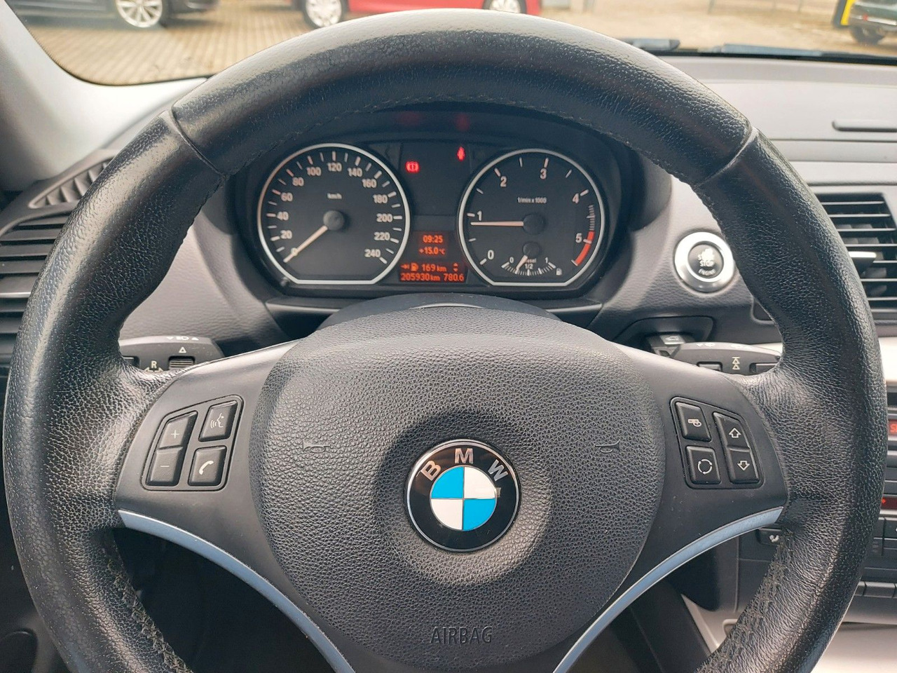 Sedan BMW 116 Baureihe 1 Lim. 116d Klima Sitzheizung: picture 13