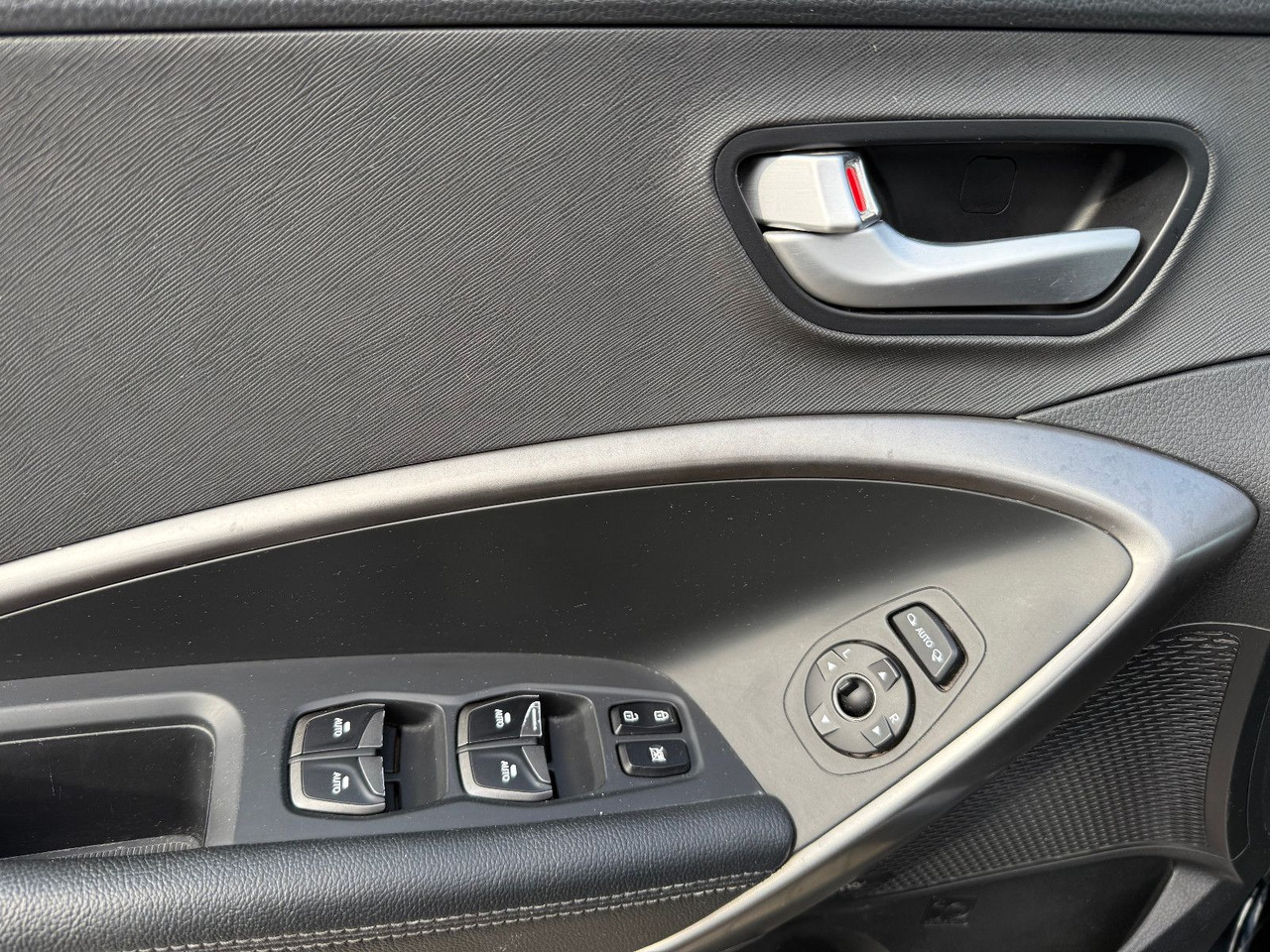 SUV Hyundai Santa Fe blue Premium 4WD XENON LED NAVI LEDER: picture 14 SUV Hyundai Santa Fe blue Premium 4WD XENON LED NAVI LEDER: picture 14