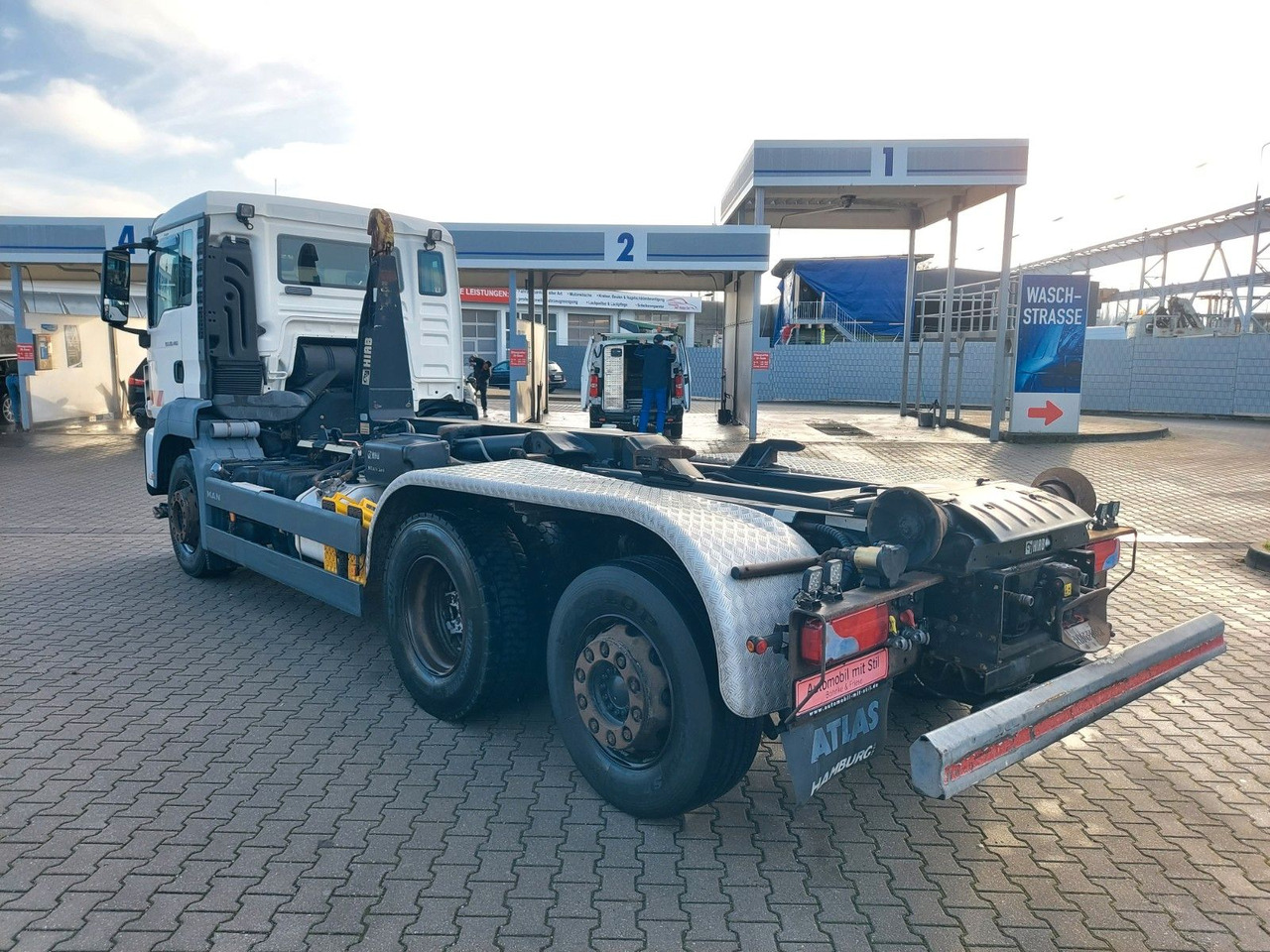 MAN 26.400 ABROLLER HIAB - Hook lift truck: picture 1 MAN 26.400 ABROLLER HIAB - Hook lift truck: picture 1