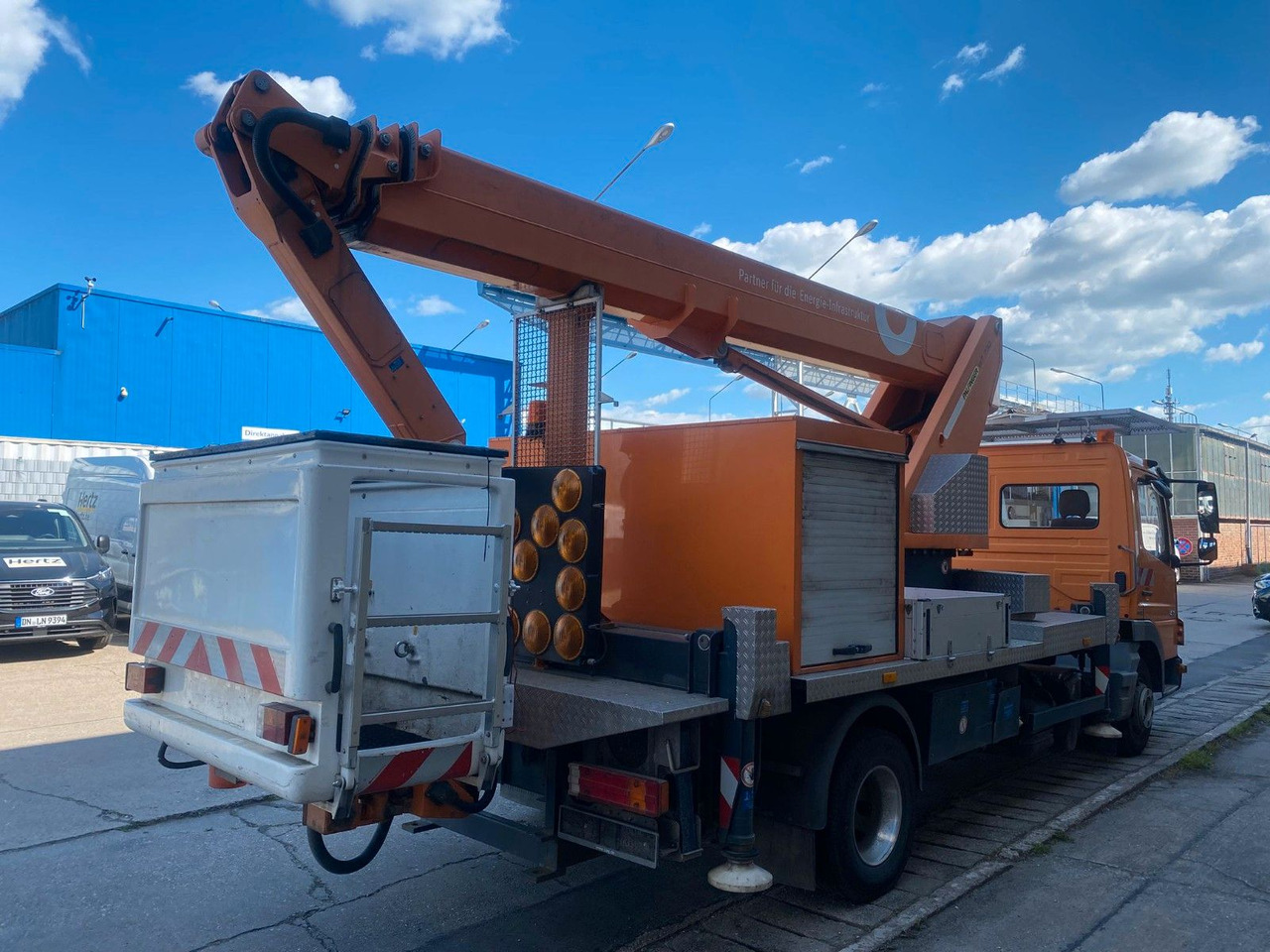 Mercedes-Benz ATEGO WUMAG ELEVANT WT230 23m TÜV - Truck mounted aerial platform: picture 4 Mercedes-Benz ATEGO WUMAG ELEVANT WT230 23m TÜV - Truck mounted aerial platform: picture 4