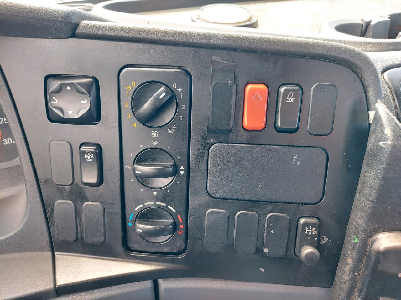 Mercedes-Benz Atego 2 4-Zyl. 4x2  RUTHMANN T270  27 METER on lease Mercedes-Benz Atego 2 4-Zyl. 4x2  RUTHMANN T270  27 METER: picture 18