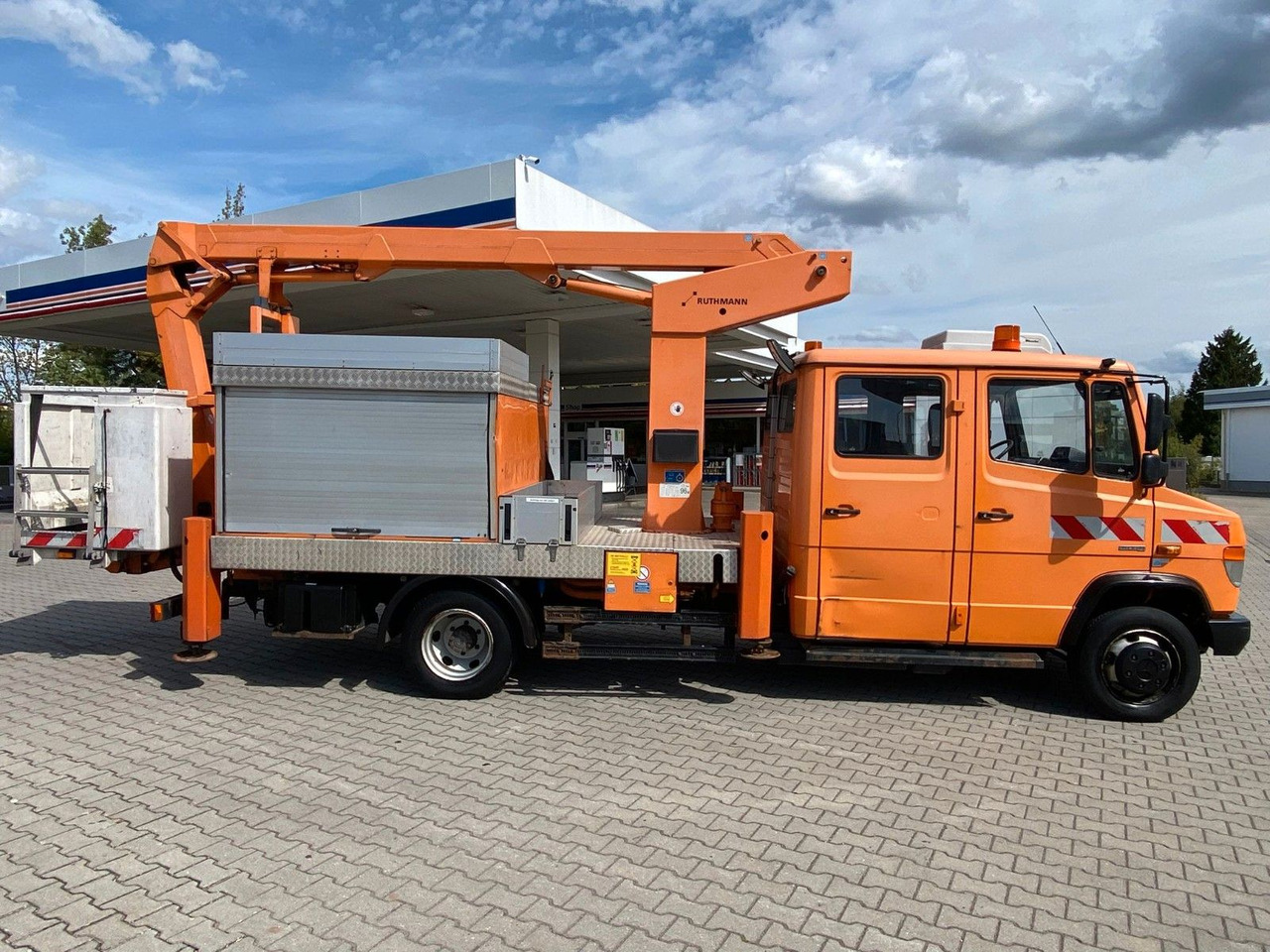 Truck mounted aerial platform Mercedes-Benz VARIO 816D 4x4 HUB Steiger Ruthmann K130: picture 8