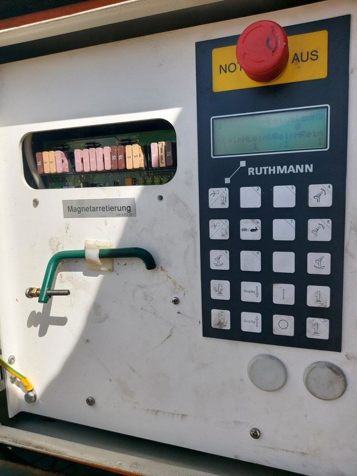 Truck mounted aerial platform Mercedes-Benz VARIO 816D 4x4 HUB Steiger Ruthmann K130: picture 21