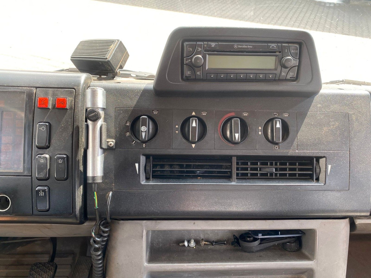 Truck mounted aerial platform Mercedes-Benz VARIO 816D 4x4 HUB Steiger Ruthmann K130: picture 15