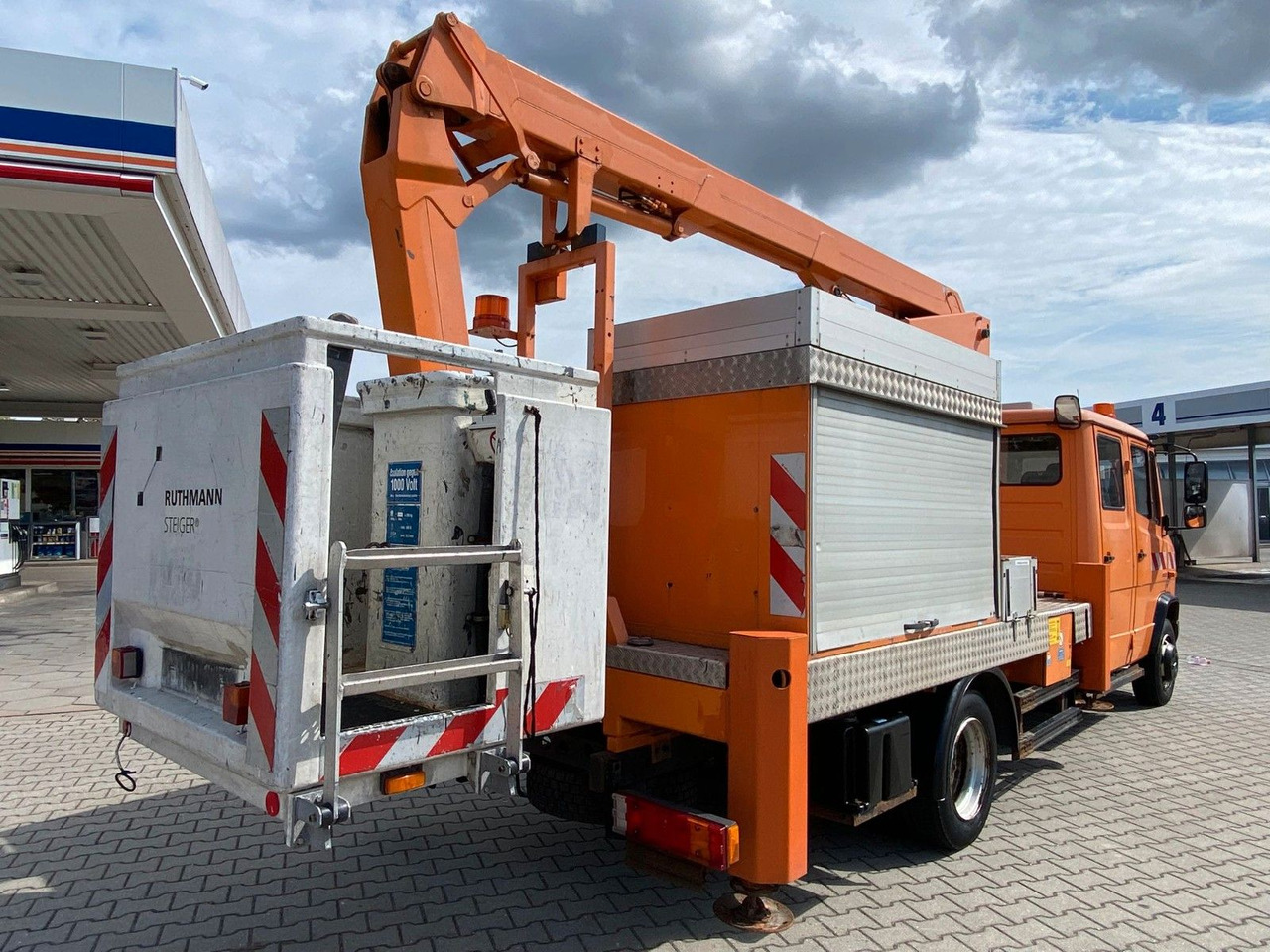 Truck mounted aerial platform Mercedes-Benz VARIO 816D 4x4 HUB Steiger Ruthmann K130: picture 7