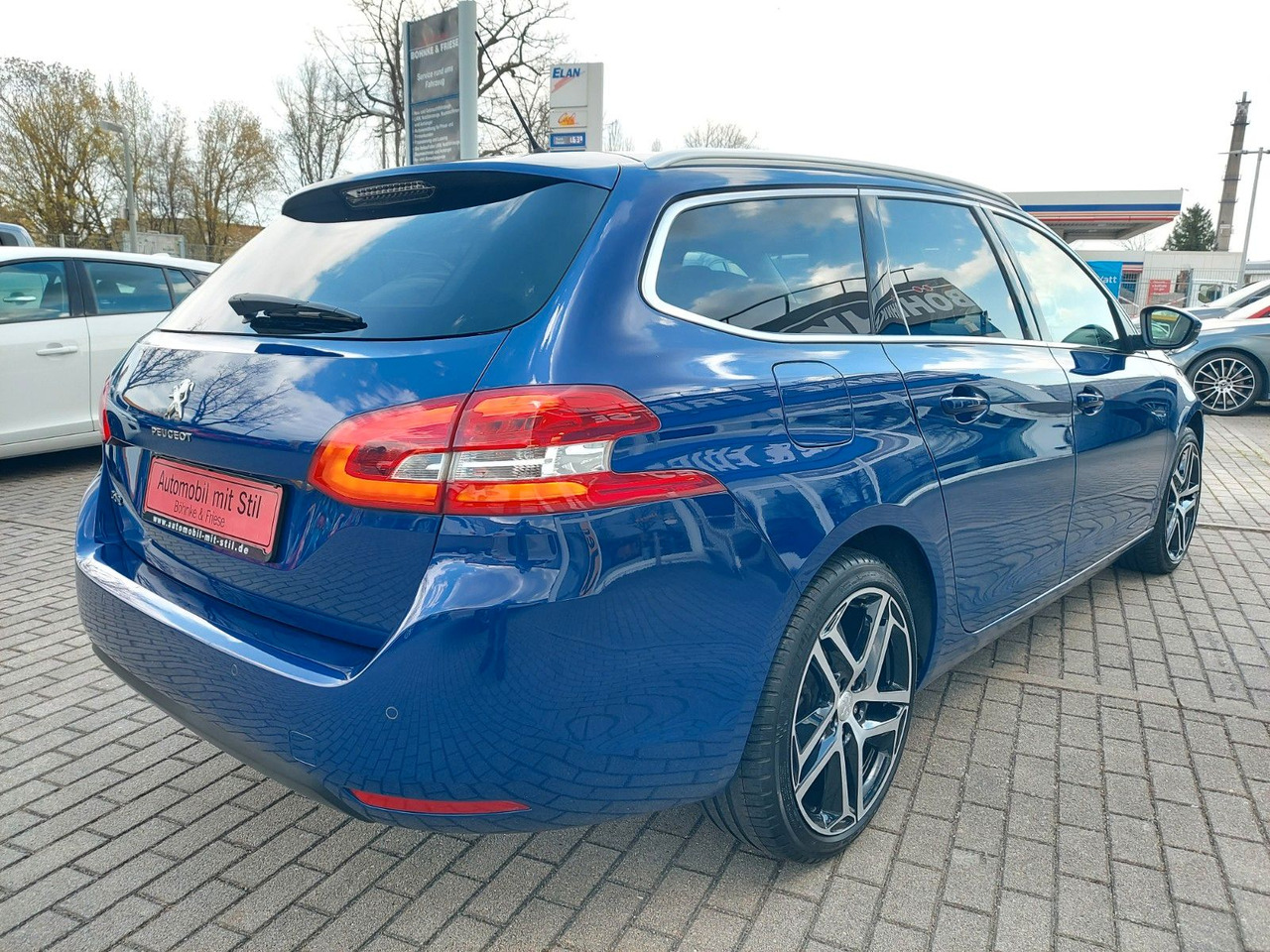 Peugeot 308 SW Allure DAB Spurassist LED Klima Sitzheiz - Car: picture 4 Peugeot 308 SW Allure DAB Spurassist LED Klima Sitzheiz - Car: picture 4
