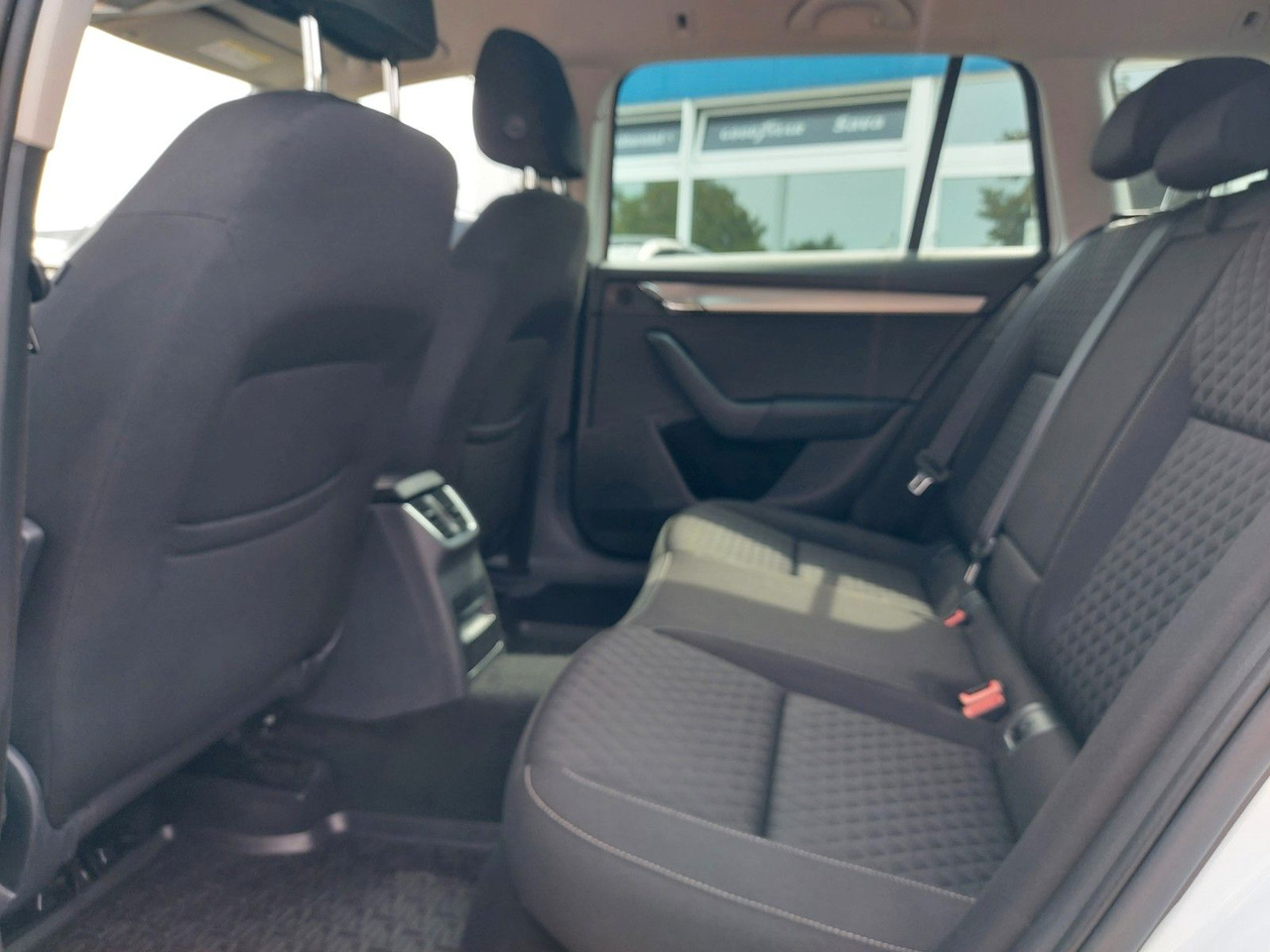 Station wagon Skoda Octavia Combi Drive LED ACC Radar DAB 8xRad AHK: picture 19 Station wagon Skoda Octavia Combi Drive LED ACC Radar DAB 8xRad AHK: picture 19