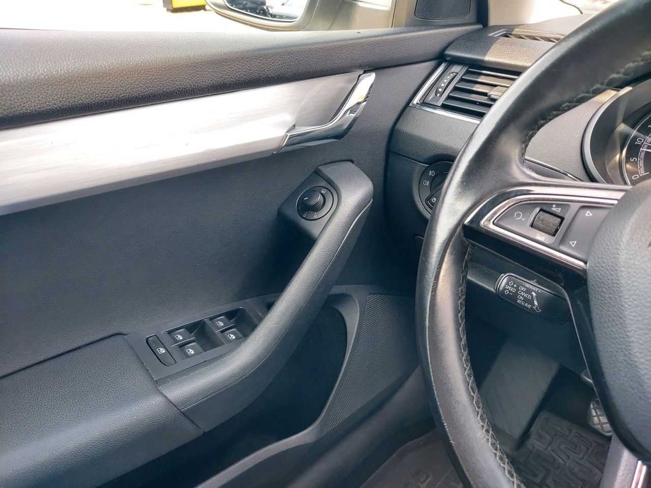 Station wagon Skoda Octavia Combi Drive LED ACC Radar DAB 8xRad AHK: picture 15 Station wagon Skoda Octavia Combi Drive LED ACC Radar DAB 8xRad AHK: picture 15