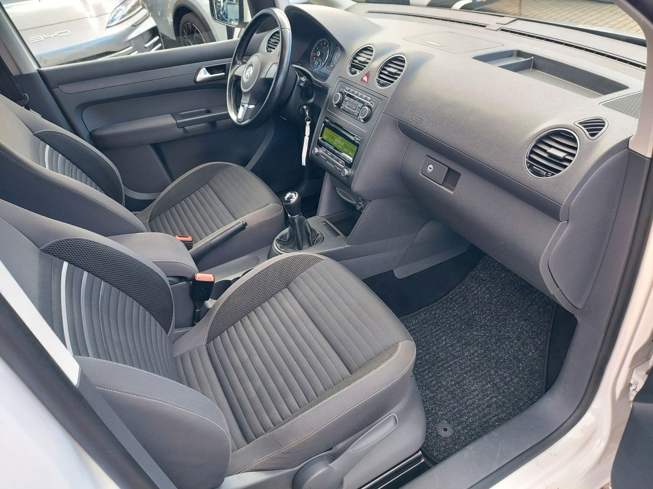 Volkswagen Caddy Kombi Maxi Comfortline 7 Sitze Team on lease Volkswagen Caddy Kombi Maxi Comfortline 7 Sitze Team: picture 22