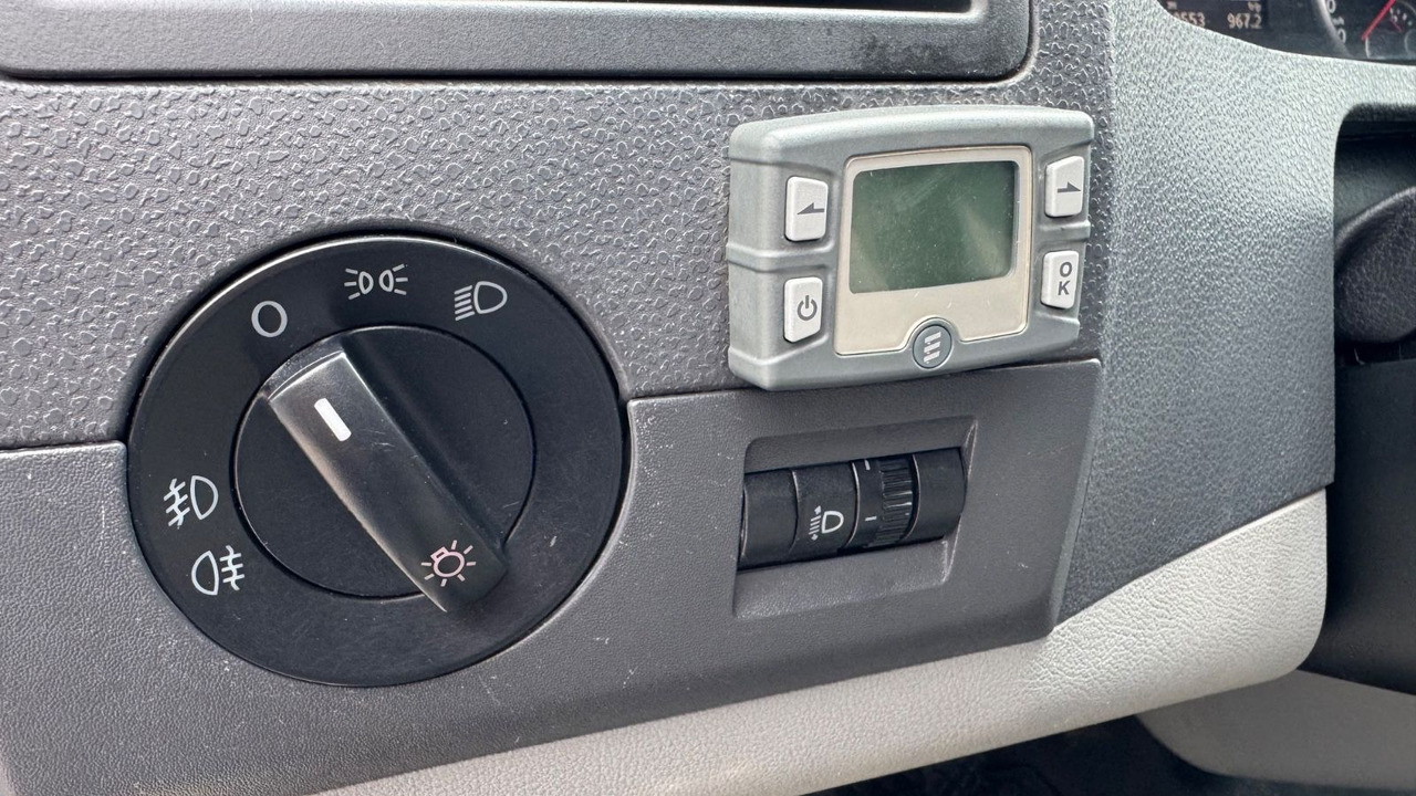 Passenger van Volkswagen T5 Transporter Kasten-Kombi Lang 4Motion KLIMA: picture 19 Passenger van Volkswagen T5 Transporter Kasten-Kombi Lang 4Motion KLIMA: picture 19