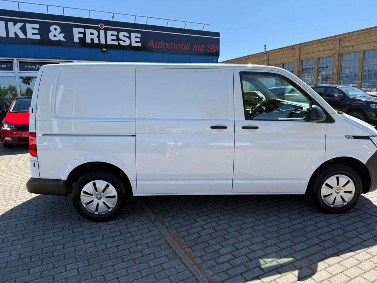 Volkswagen T6 Transporter KAMERA REGAL EINBAUTEN KLIMA - Passenger van: picture 3 Volkswagen T6 Transporter KAMERA REGAL EINBAUTEN KLIMA - Passenger van: picture 3