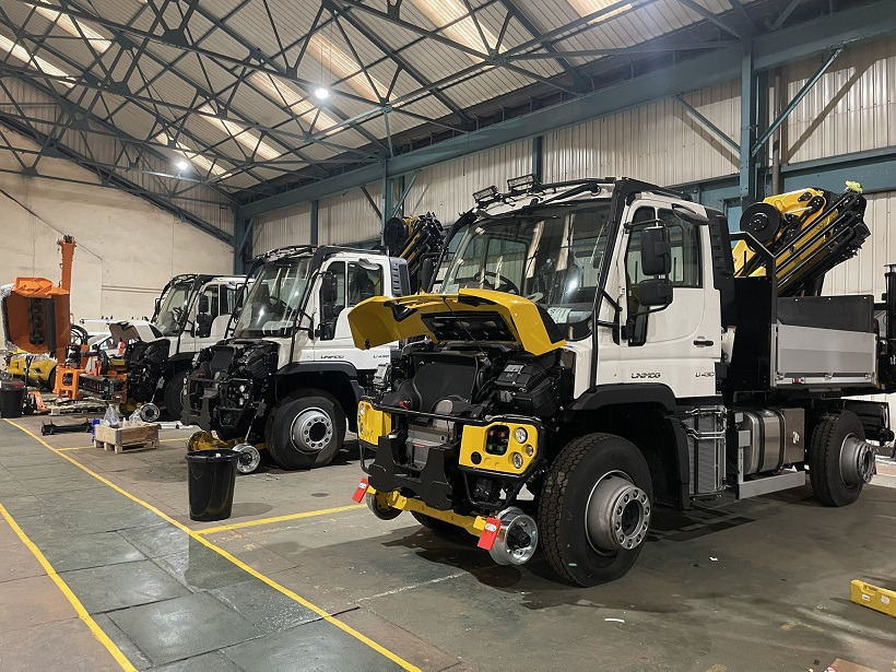 UNIMOG - Crane truck: picture 1 UNIMOG - Crane truck: picture 1