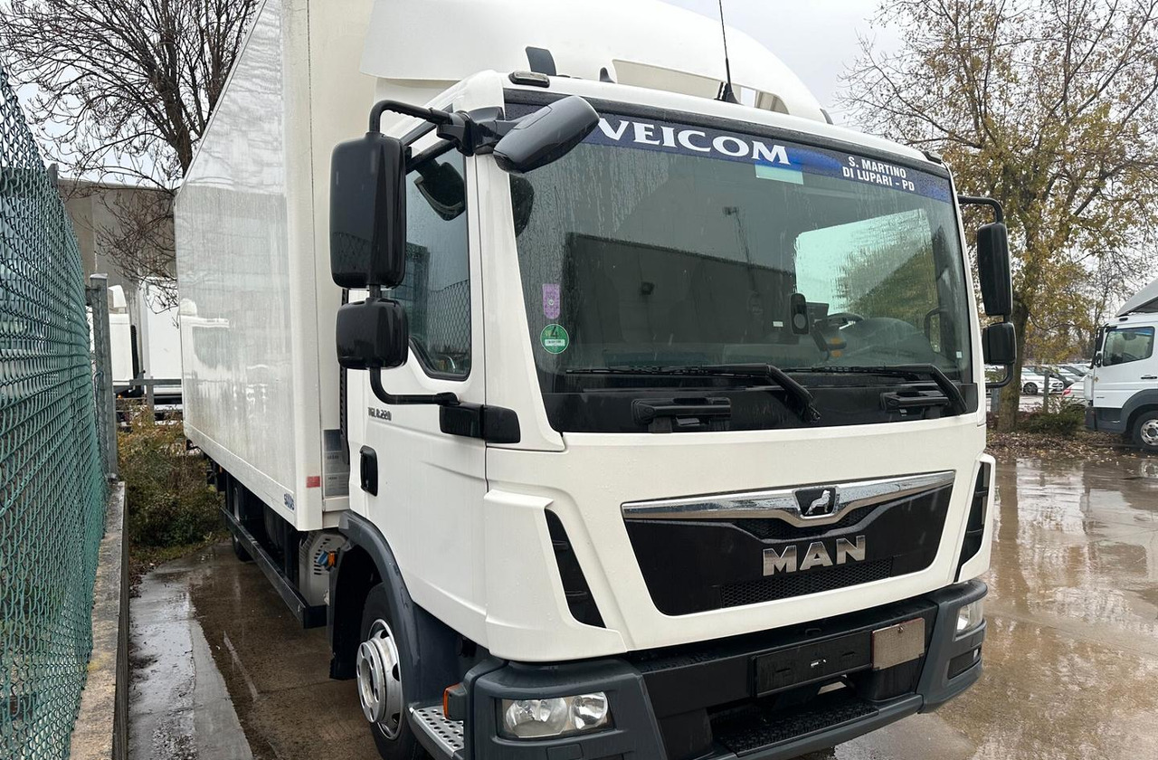 Man 8.220 FURGONE E SPONDA EURO 6 - Box truck: picture 1 Man 8.220 FURGONE E SPONDA EURO 6 - Box truck: picture 1