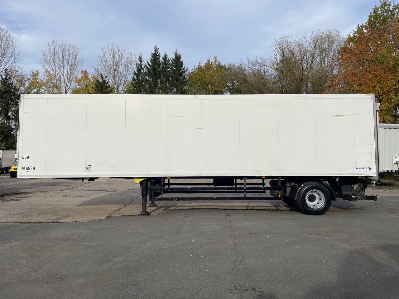 Schmitz Cargobull SKO10/LBW/CARRIER/MAXIMA1300/8810h/Lenkachse - Refrigerator semi-trailer: picture 4 Schmitz Cargobull SKO10/LBW/CARRIER/MAXIMA1300/8810h/Lenkachse - Refrigerator semi-trailer: picture 4