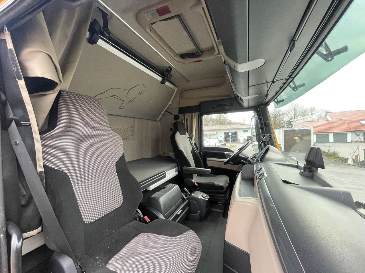 Tractor unit MAN TGX 18.500 4x2 BLS/Retarder/StandAC/48t/ACC/EU6c: picture 15 Tractor unit MAN TGX 18.500 4x2 BLS/Retarder/StandAC/48t/ACC/EU6c: picture 15