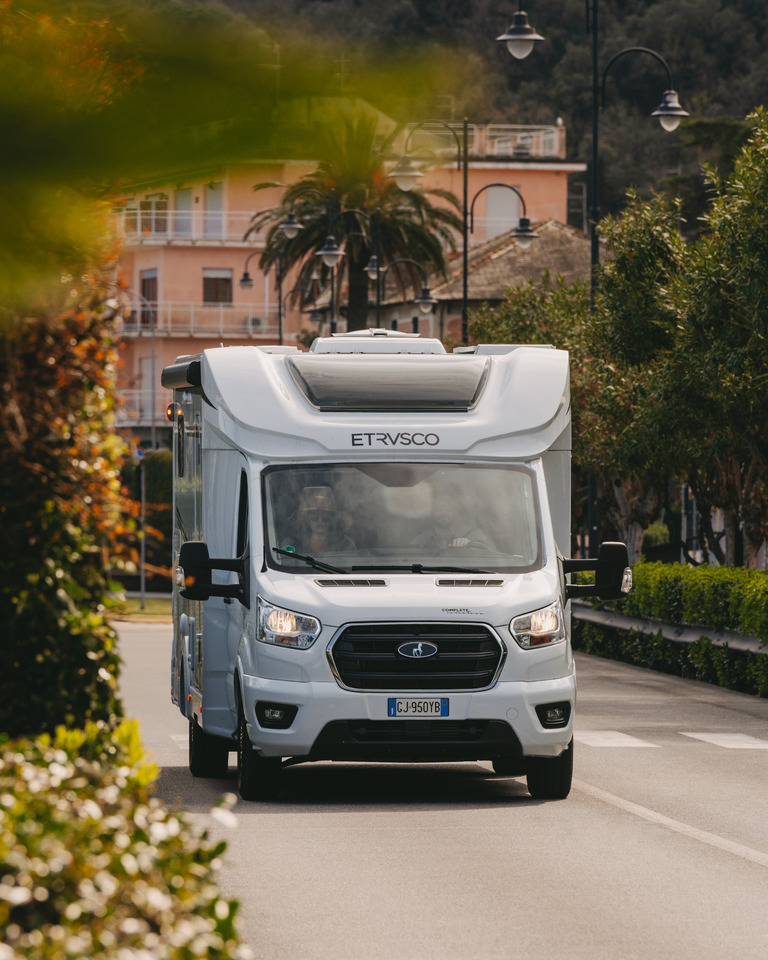 ETRUSCO Etrusco T 7.3 SF - Semi-integrated motorhome: picture 1 ETRUSCO Etrusco T 7.3 SF - Semi-integrated motorhome: picture 1