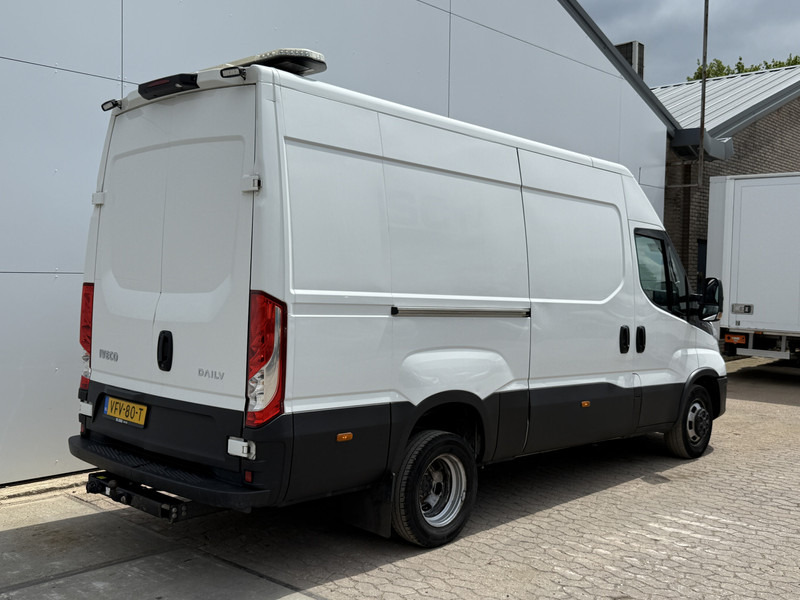Iveco Daily 35C18 3.0 L2H2 Airco Cruise Control 3,5 Tons Trekhaak 5-26 APK Lucht geveerde stoel - Small van: picture 3 Iveco Daily 35C18 3.0 L2H2 Airco Cruise Control 3,5 Tons Trekhaak 5-26 APK Lucht geveerde stoel - Small van: picture 3