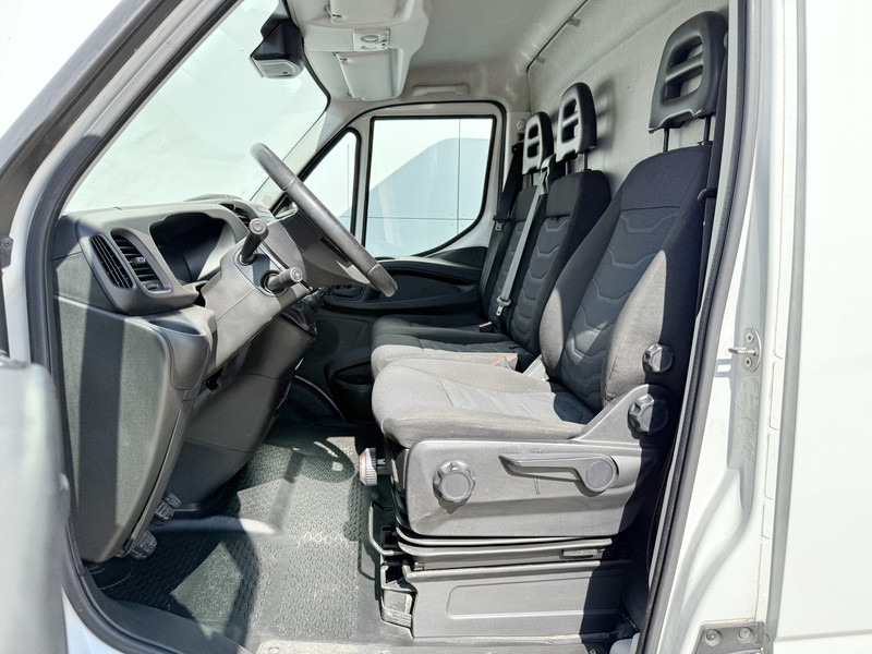 Panel van Iveco Daily 35S14 L2H2 Luchtvering Trekhaak Cruise Control Climate Control Lucht Geveerde Bestuurdersstoel: picture 7