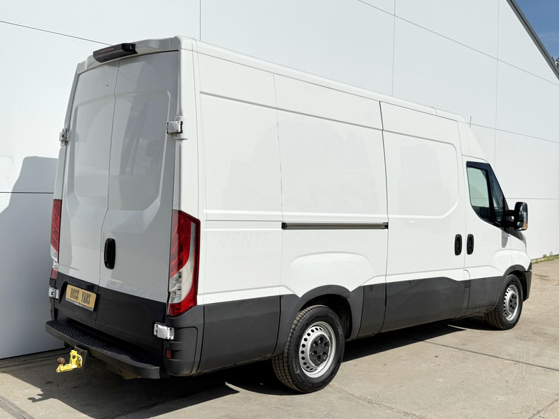 Iveco Daily 35S14 L2H2 Luchtvering Trekhaak Cruise Control Climate Control Lucht Geveerde Bestuurdersstoel - Panel van: picture 3 Iveco Daily 35S14 L2H2 Luchtvering Trekhaak Cruise Control Climate Control Lucht Geveerde Bestuurdersstoel - Panel van: picture 3