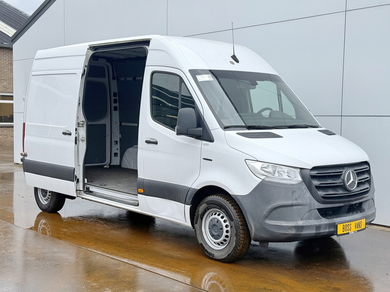 Mercedes-Benz eSprinter 312 55kWh ALL-IN PRIJS L2H2 55kWh 168km WLTP 80kw Snelladen Climate Control Camera Stoelverwarming - Small van, Electric van: picture 5 Mercedes-Benz eSprinter 312 55kWh ALL-IN PRIJS L2H2 55kWh 168km WLTP 80kw Snelladen Climate Control Camera Stoelverwarming - Small van, Electric van: picture 5