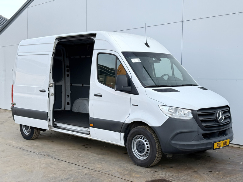 Mercedes-Benz eSprinter 312 ALL-IN PRIJS L2H2 55kWh 168km WLTP 80kw Snelladen Climate Control Stoelverwarming - Panel van, Electric van: picture 5 Mercedes-Benz eSprinter 312 ALL-IN PRIJS L2H2 55kWh 168km WLTP 80kw Snelladen Climate Control Stoelverwarming - Panel van, Electric van: picture 5