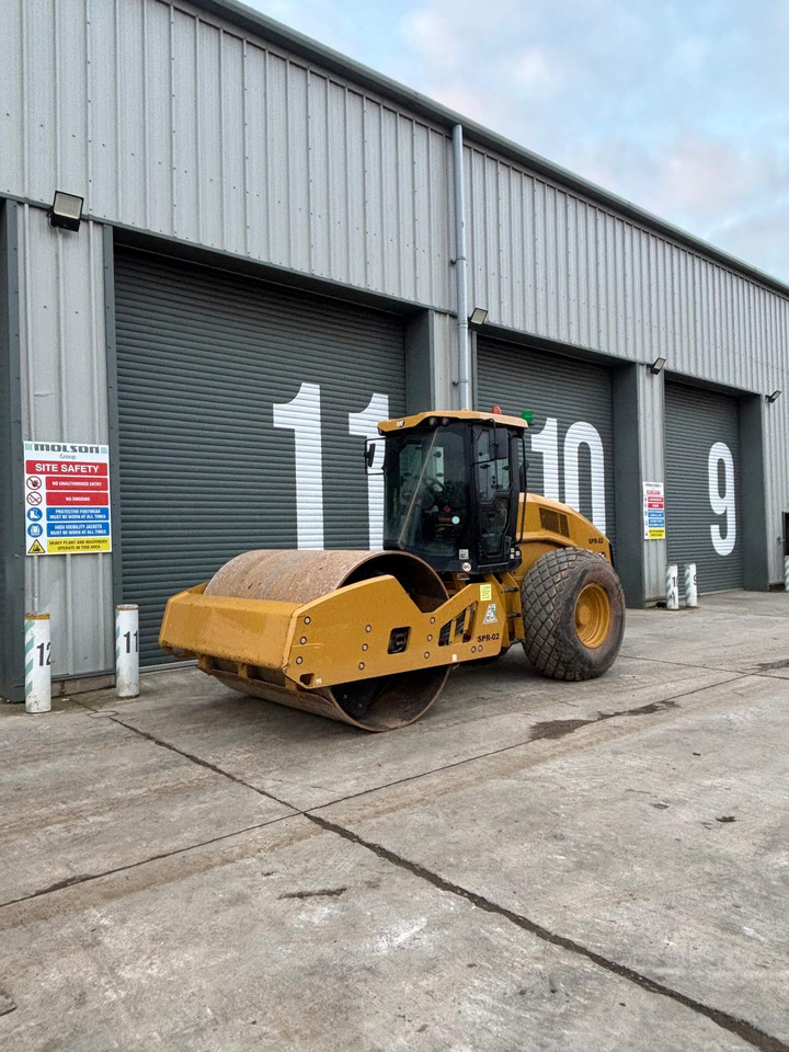 CAT CS12GC - Roller: picture 1 CAT CS12GC - Roller: picture 1