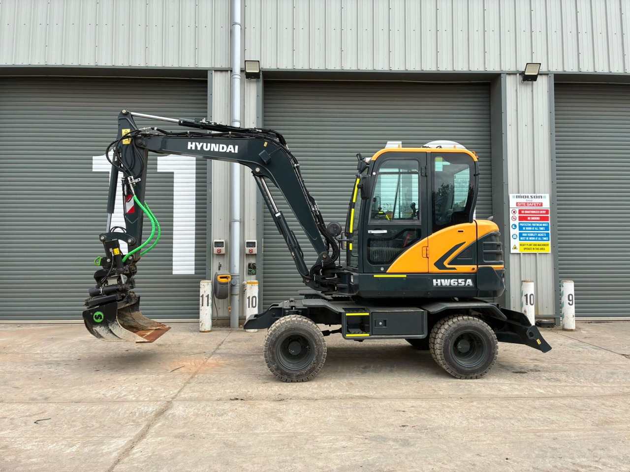 Hyundai HW65AH Ex Demo - Wheel excavator: picture 2 Hyundai HW65AH Ex Demo - Wheel excavator: picture 2