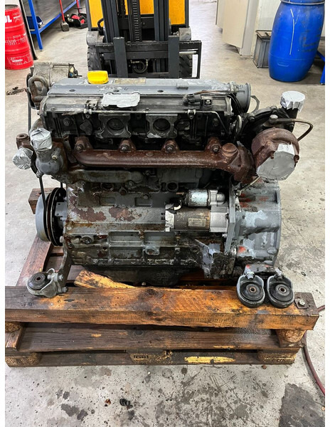 Deutz bf4m1013ec for Sennebogen 821 - Engine: picture 2 Deutz bf4m1013ec for Sennebogen 821 - Engine: picture 2