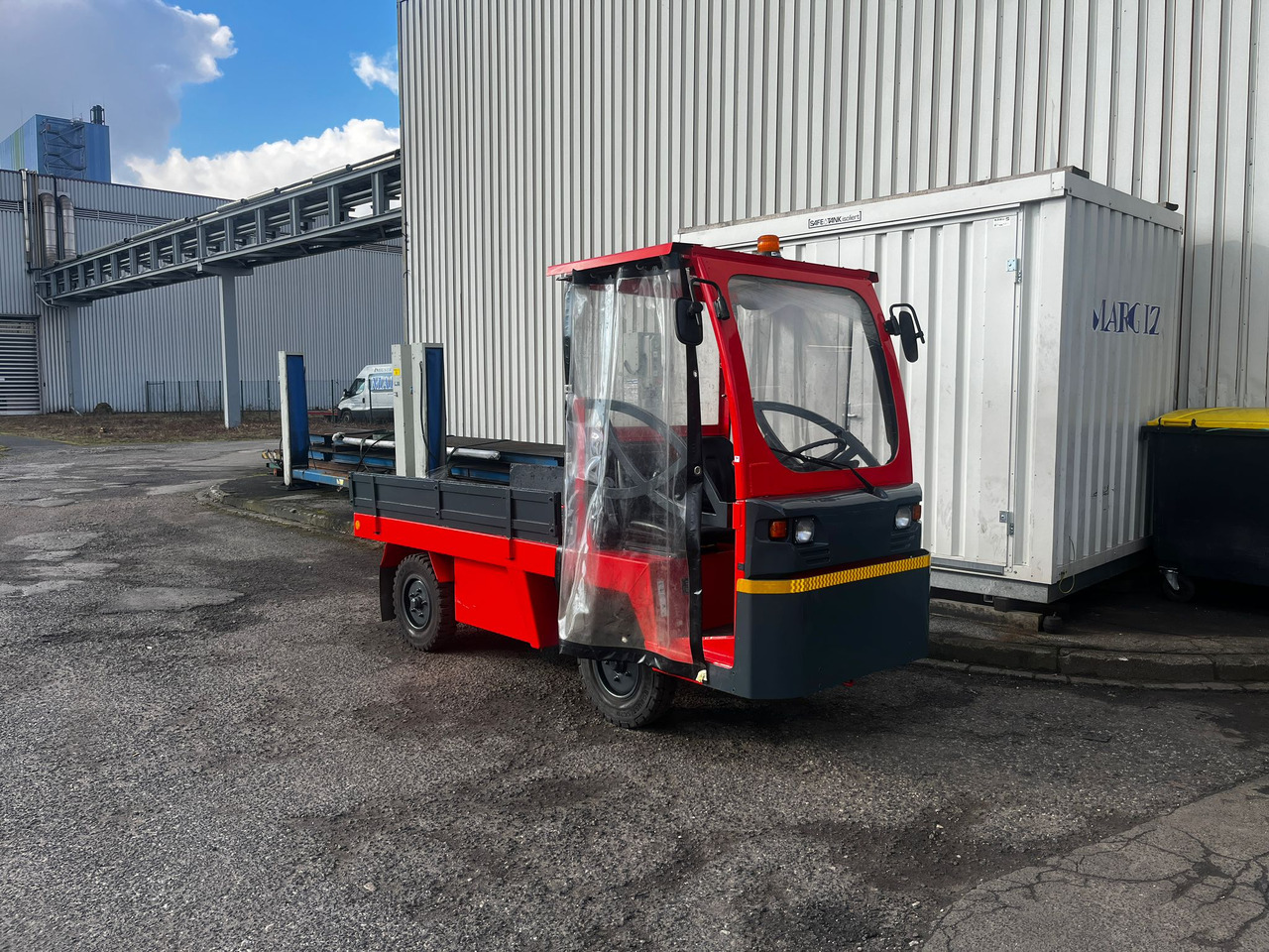 LINDE W12 - Tow tractor: picture 1 LINDE W12 - Tow tractor: picture 1