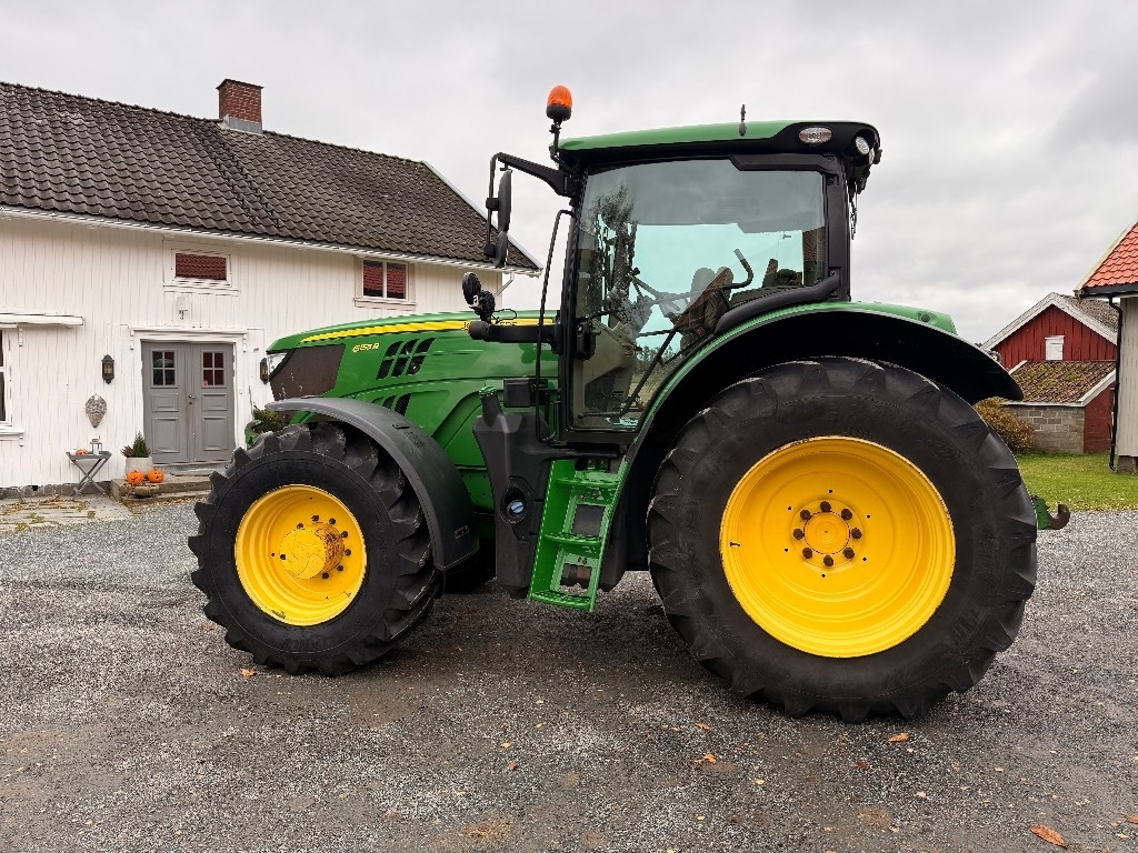 Farm tractor John Deere 6155 R: picture 14