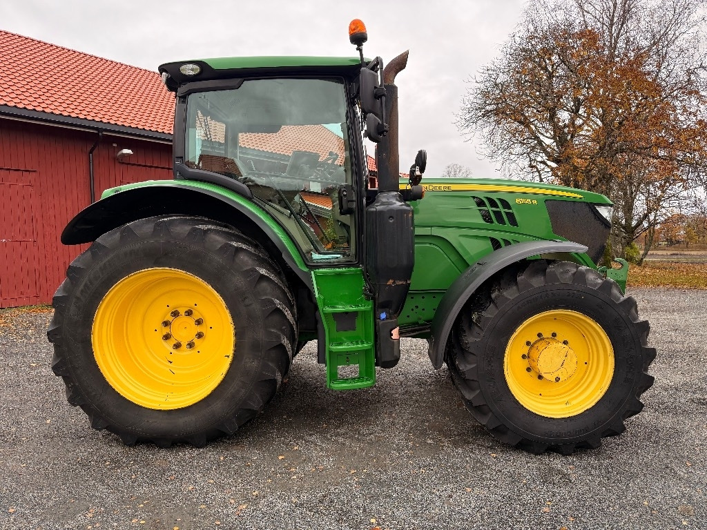 Farm tractor John Deere 6155 R: picture 8