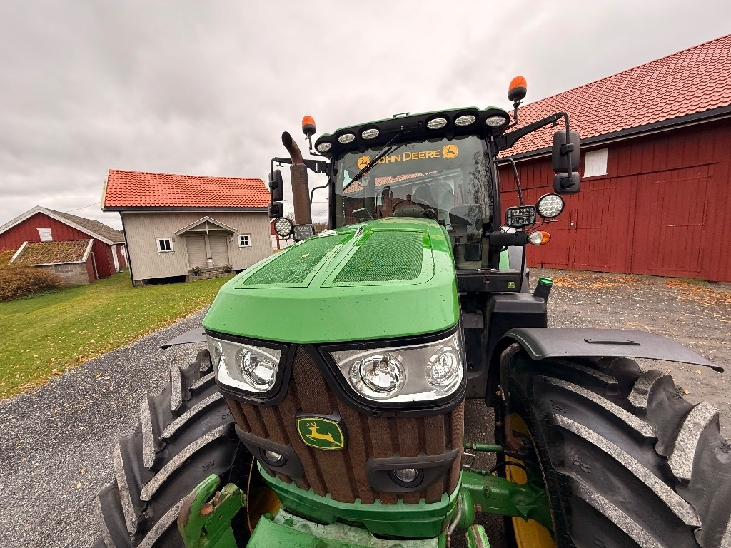 Farm tractor John Deere 6155 R: picture 42