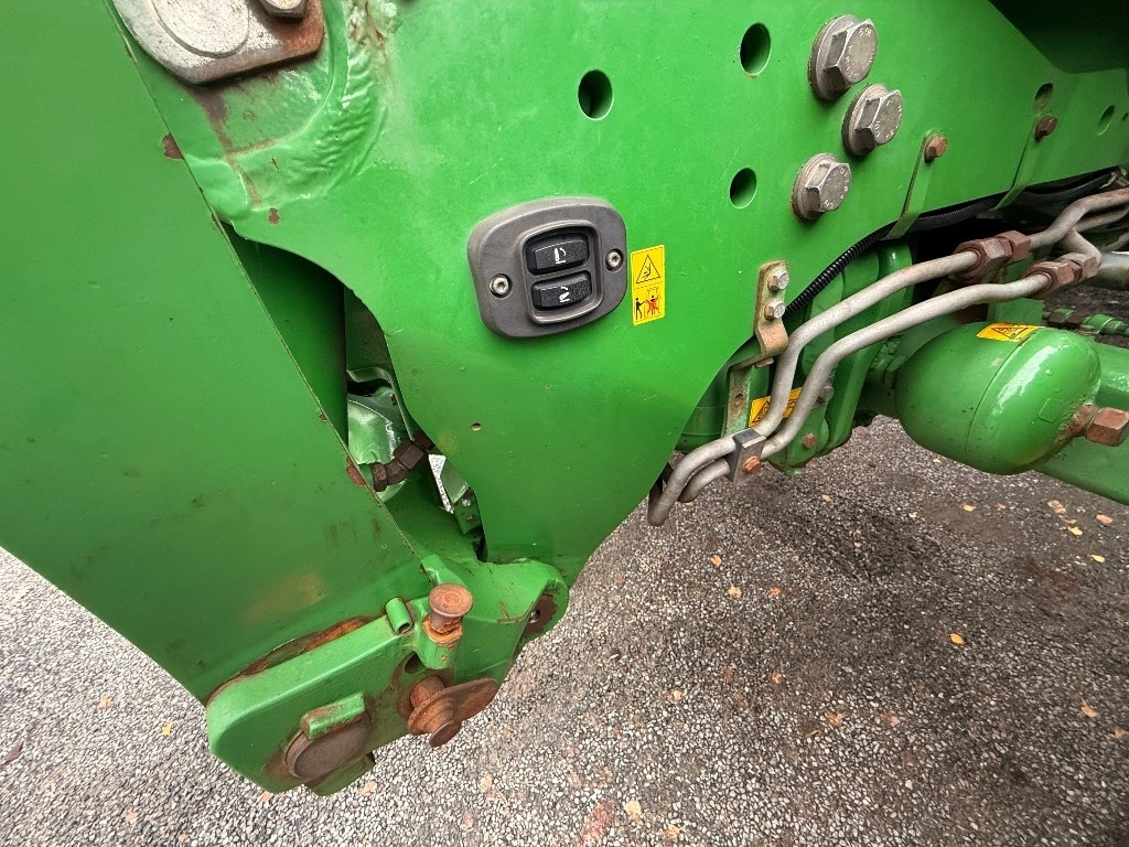 Farm tractor John Deere 6155 R: picture 41