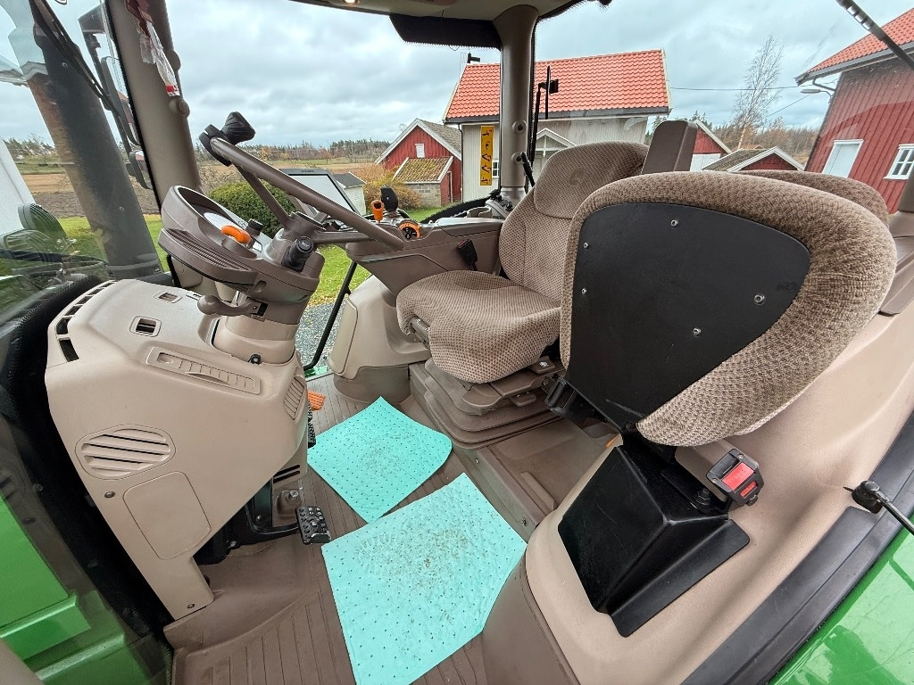 Farm tractor John Deere 6155 R: picture 45