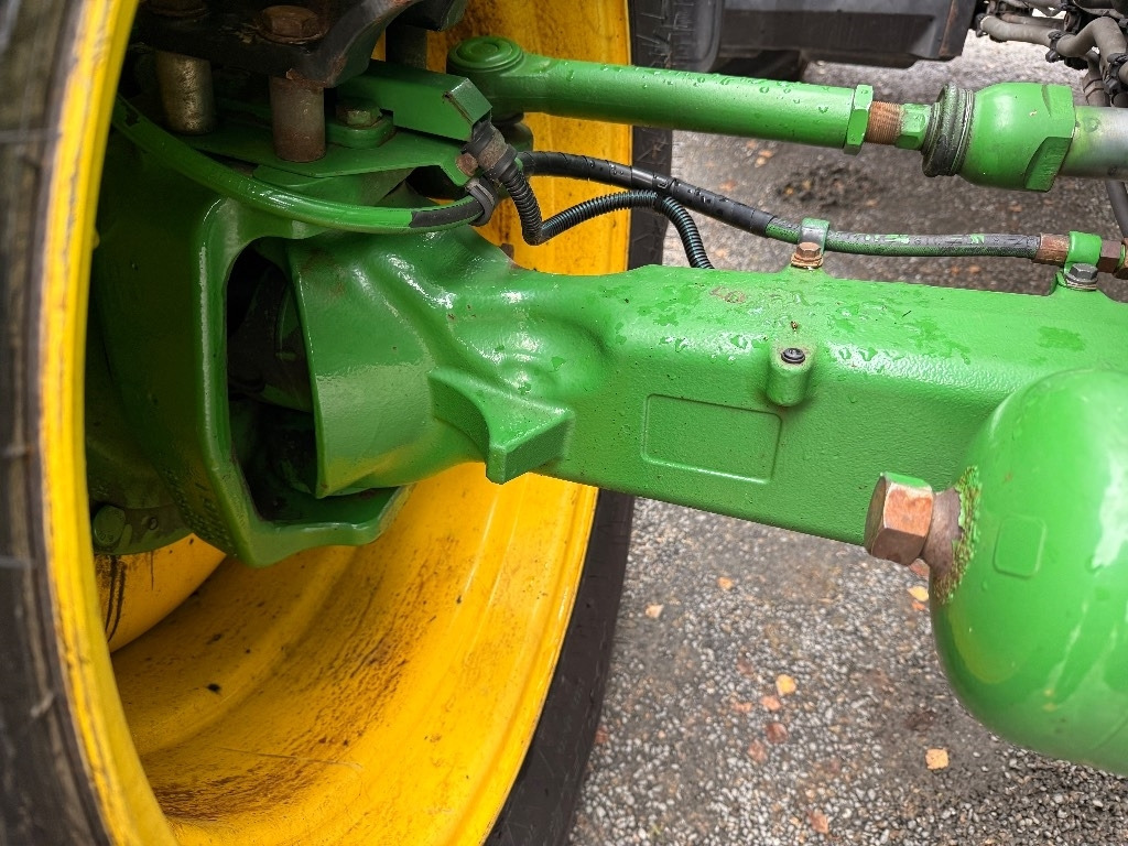 Farm tractor John Deere 6155 R: picture 26